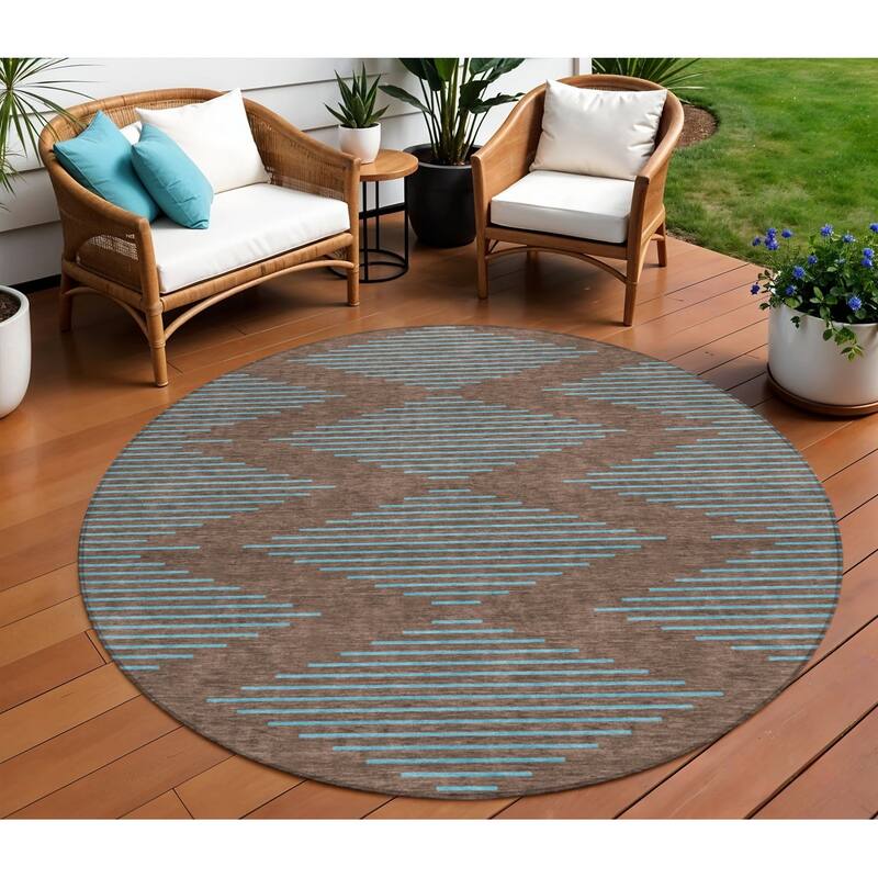 HomeRoots Geometric Transitional Rectangle Outdoor Rug - 8' Round