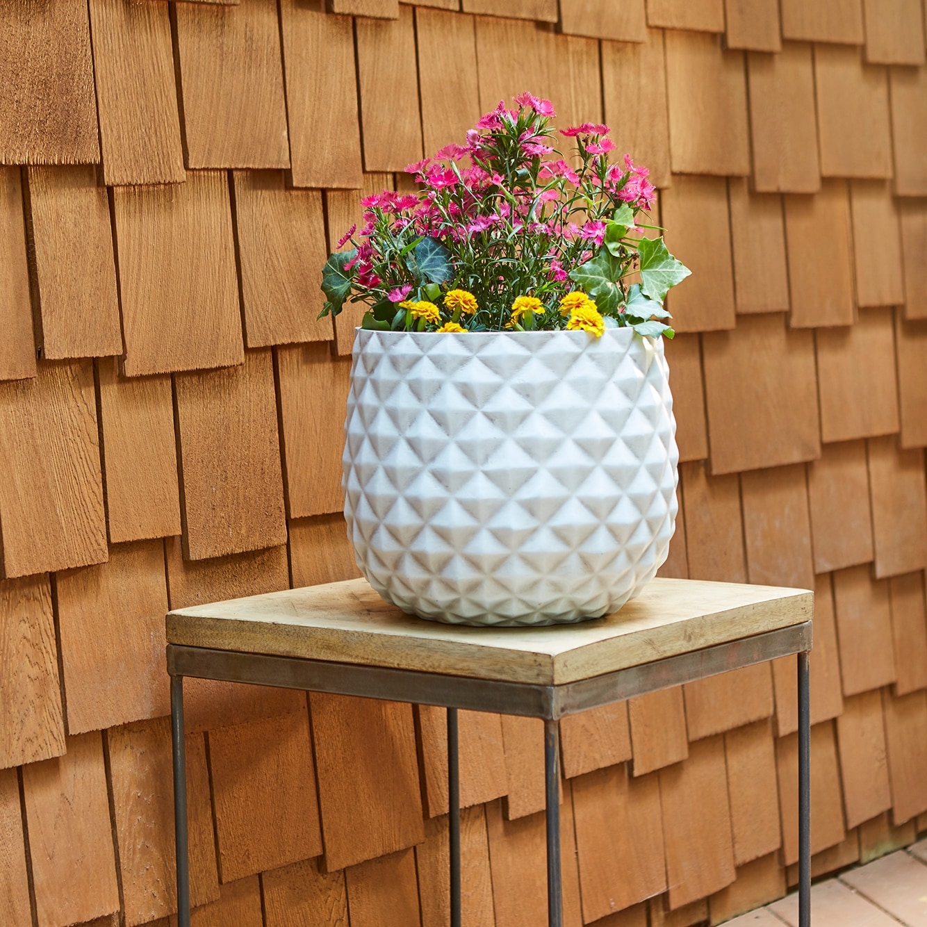 Southern Patio Pineapple White Ceramix 12-inch Planter - Overstock