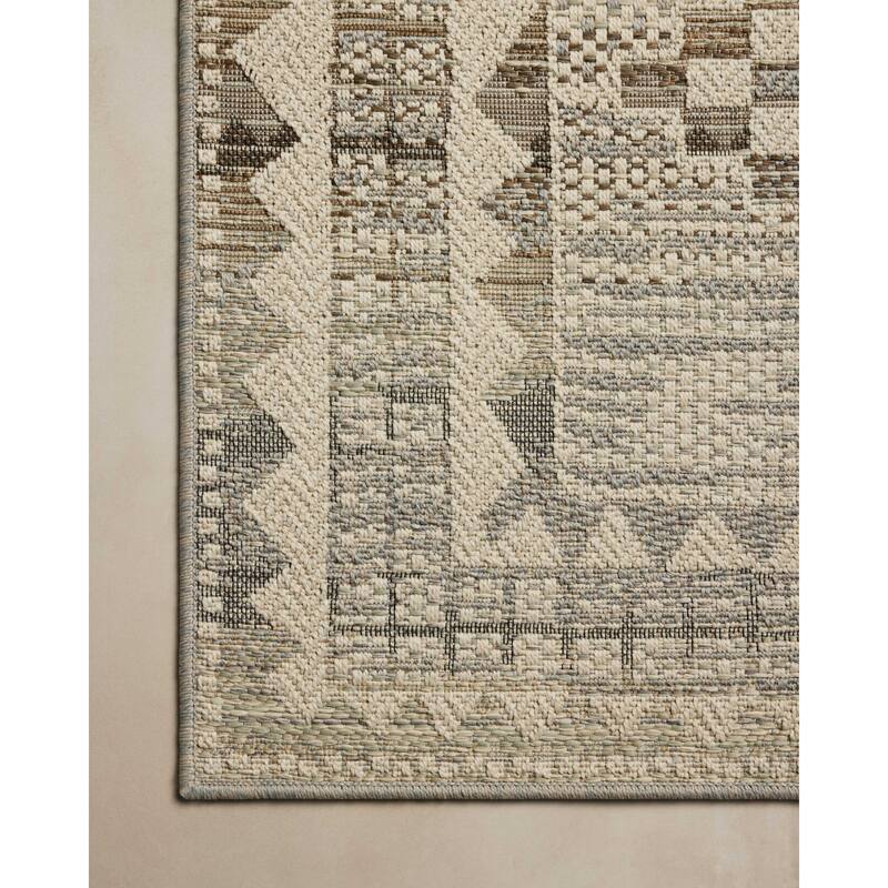 Alexander Home Saoirse Indoor/Outdoor Area Rug