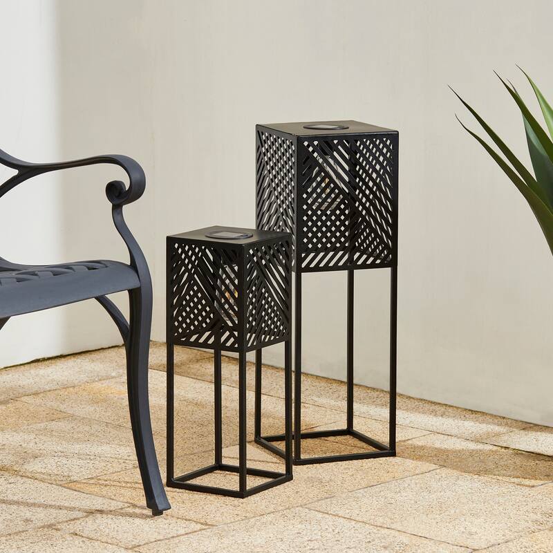 Glitzhome Set of 2 Outdoor Geometric Black Metal Solar Standing Lanterns with Bulb