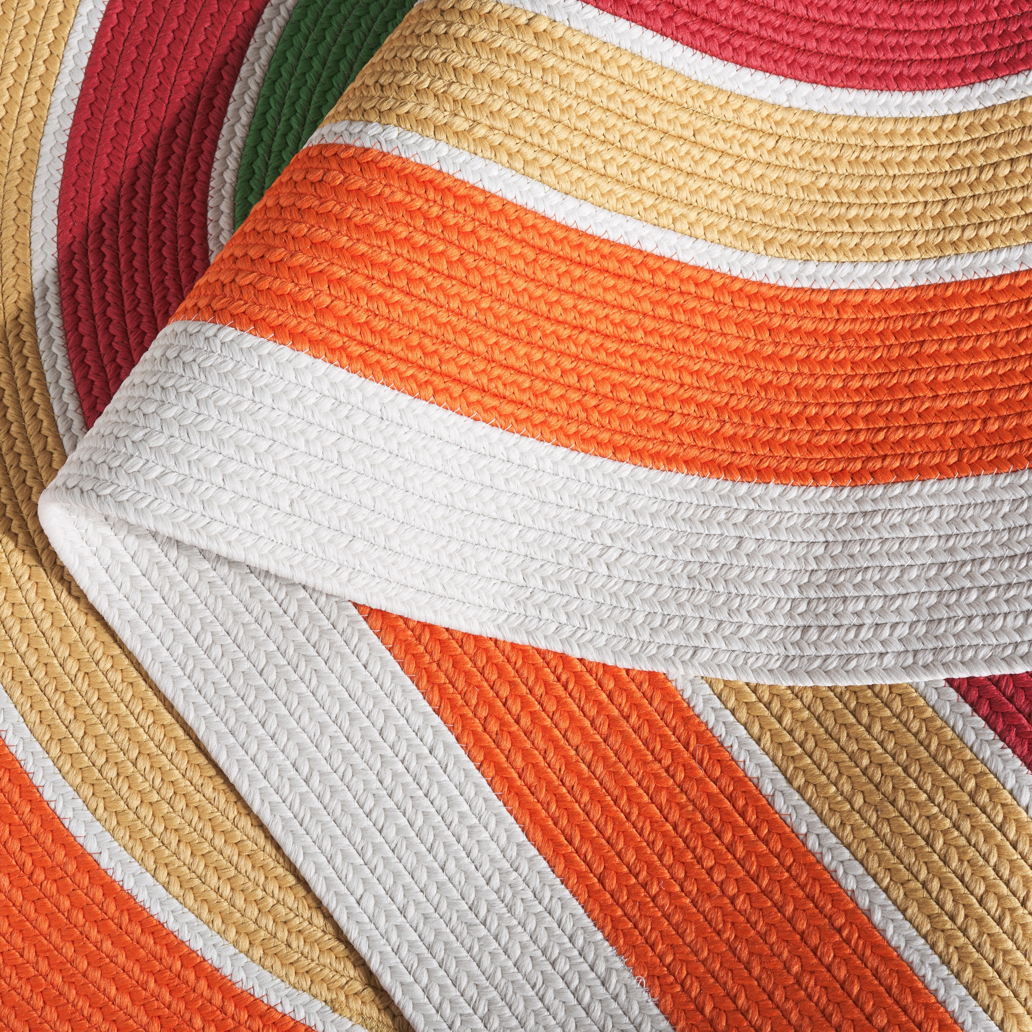 SAFAVIEH Handmade Braided Ganimeta Indoor/Outdoor Machine Washable Rug