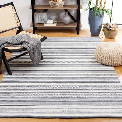 SAFAVIEH Handmade Striped Kilim Brittney Rug
