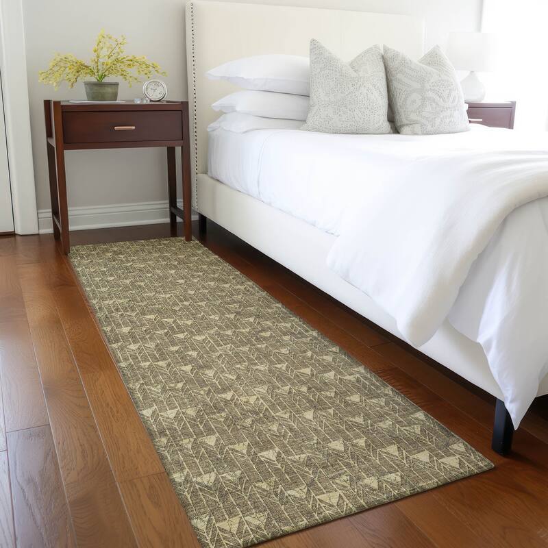 Machine Washable Indoor/ Outdoor Arrows Chantille Rug - 2'3" x 7'6" - Brown