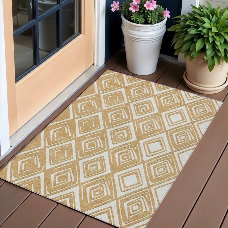 HomeRoots Geometric Transitional Rectangle Outdoor Rug - 3' x 5'