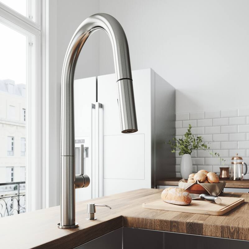 VIGO Greenwich 18" H Single Handle Pull-Down Sprayer Kitchen Faucet
