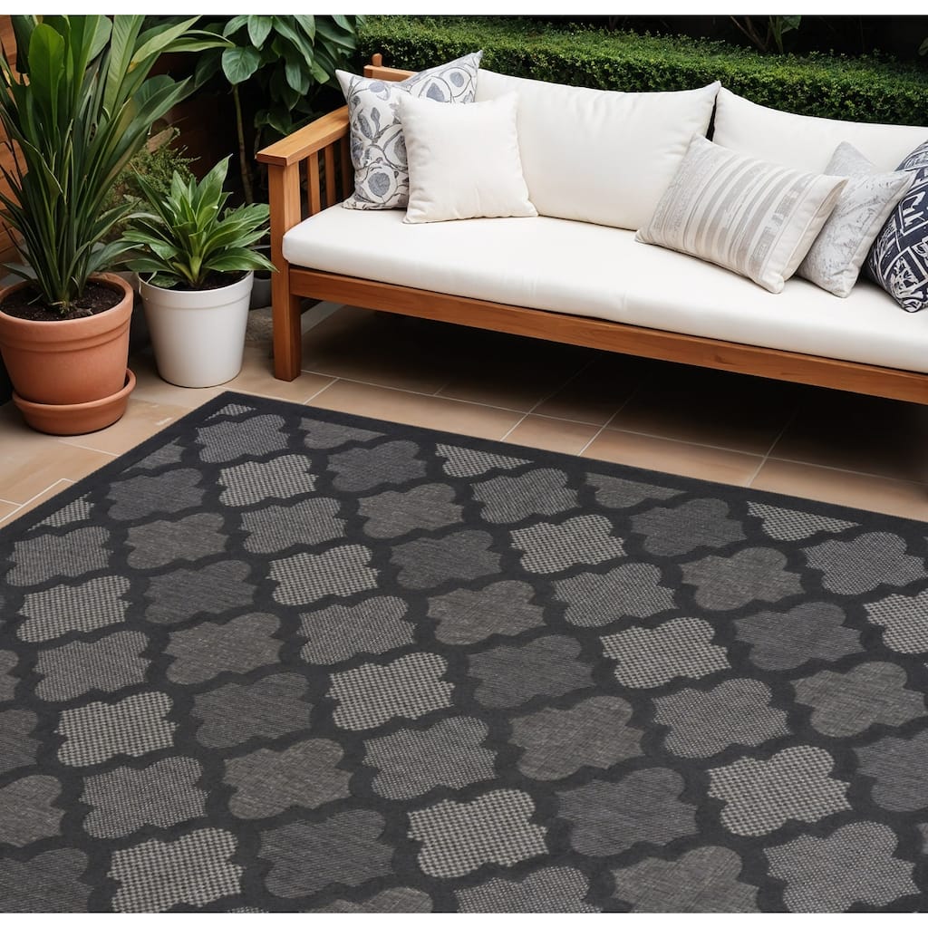 HomeRoots Contemporary Rectangle Outdoor Rug - 9' X 12'