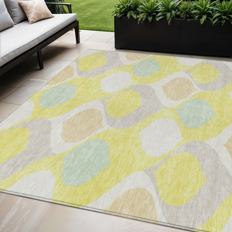 HomeRoots Ogee Transitional Rectangle Outdoor Rug - 5' X 8'