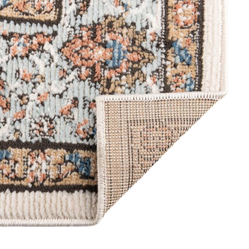 Traditional Jeopok Collection Area Rug