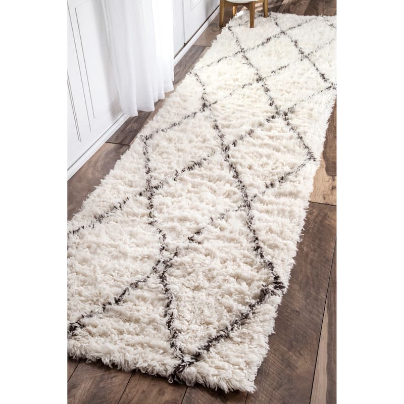 Nuloom Handmade Moroccan Trellis Wool Shag Rug