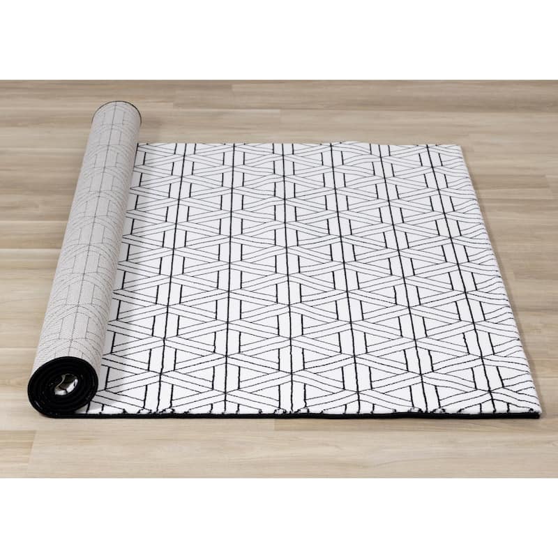 Iceland Collection - White/Black Interlock Rug