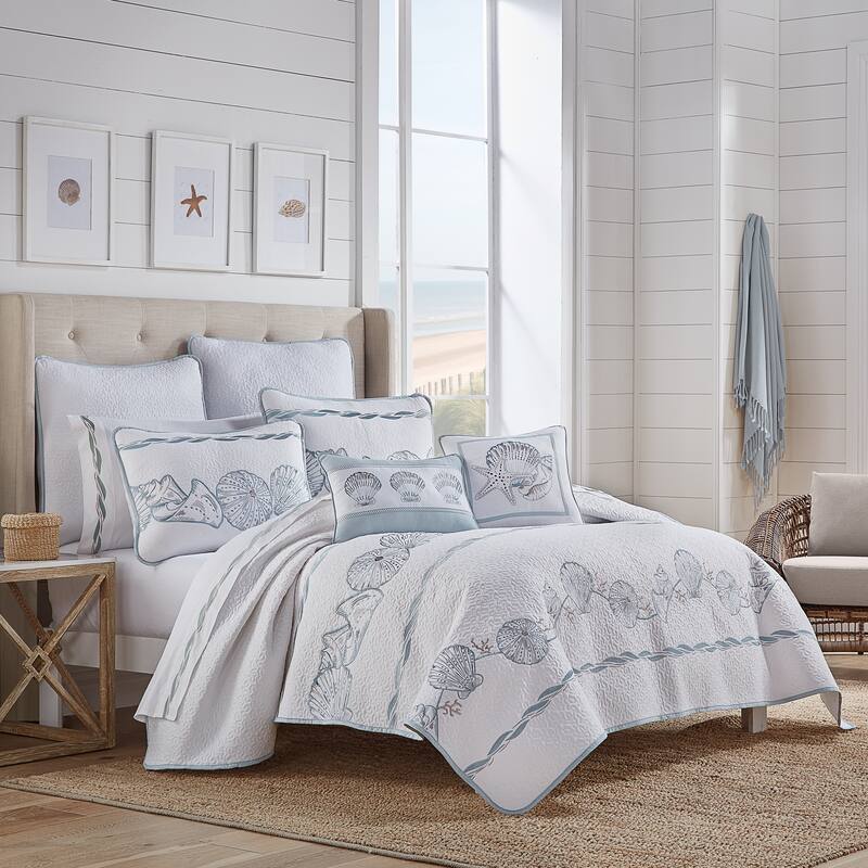 Royal Court Water Front Coastal Quilt Set