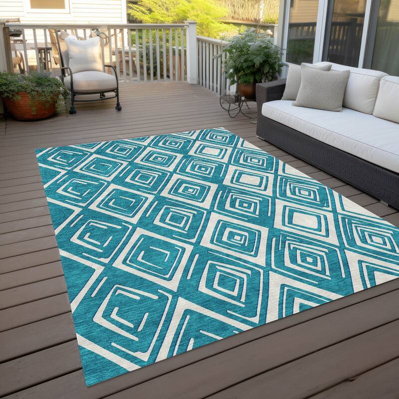 Machine Washable Indoor/ Outdoor Chantille Contemporary Diamonds Rug