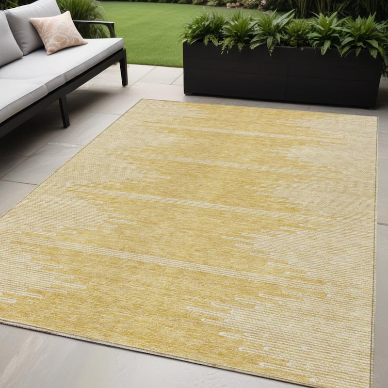 HomeRoots Abstract Transitional Rectangle Outdoor Rug - 5' X 8'