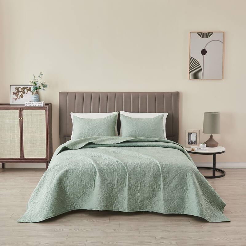 Premium Intricate Pinsonic Microfiber Quilt Set With Shams