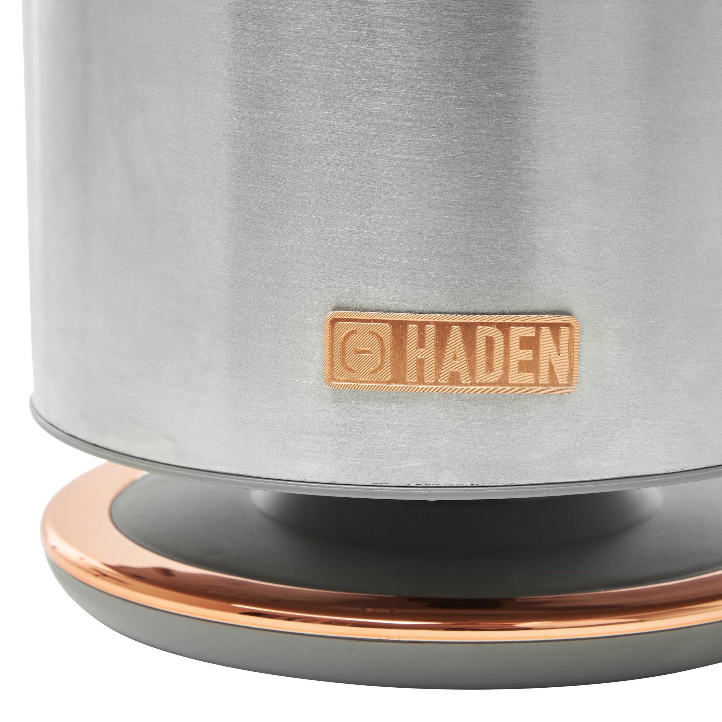 https://ak1.ostkcdn.com/images/products/is/images/direct/7a68014c8a22c2a6e337b1b26613cc7c02d23692/Haden-Heritage-1.7-Liter-Stainless-Steel-Electric-Tea-Kettle.jpg