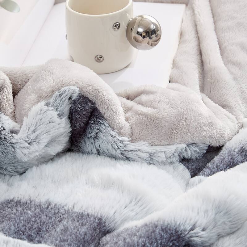 Layers on Layers Chunky Bunny - Coma Inducer® Oversized Comforter Set - Gray Nightfall Navy