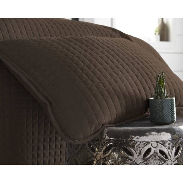 Oversized Solid 3-piece Quilt Set by Southshore Fine Linens