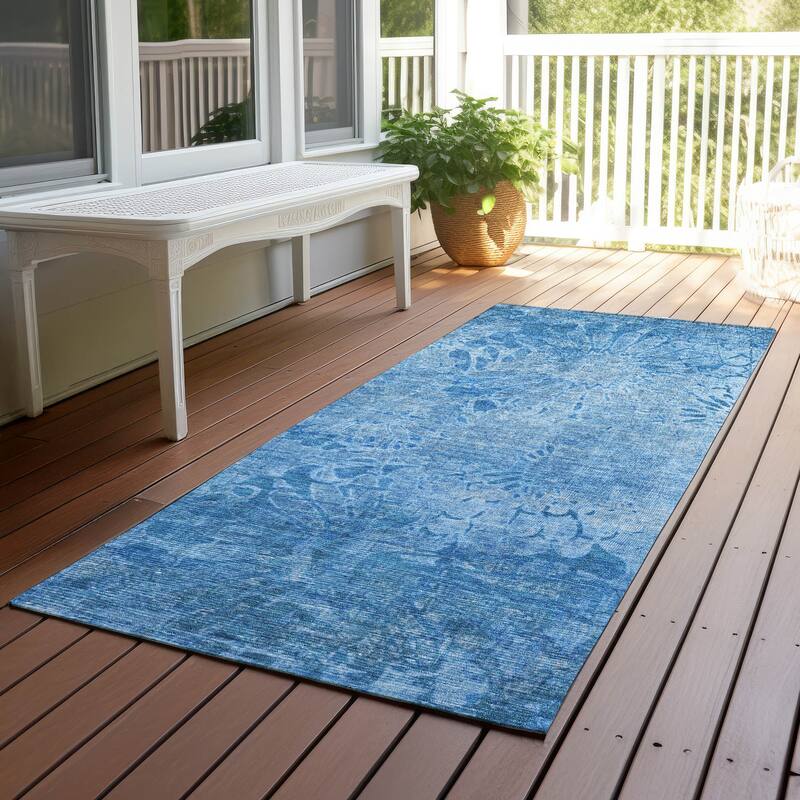 Machine Washable Indoor/ Outdoor Modern Floral Chantille Rug - Denim - 2'3" x 7'6"
