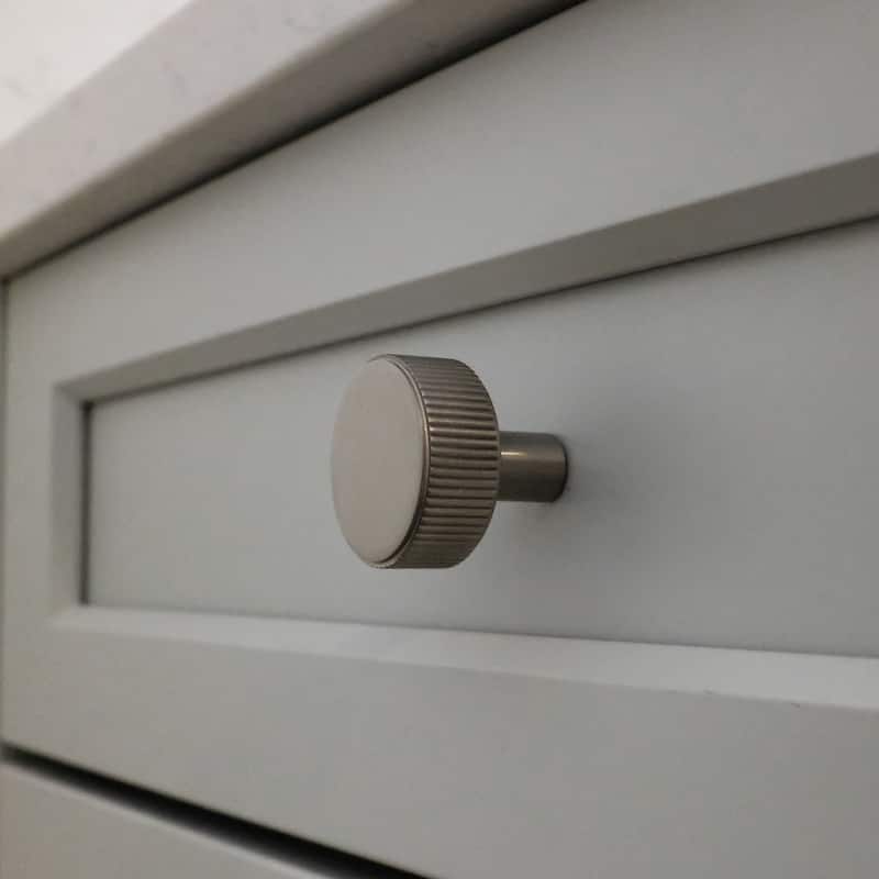 Hapny Home R04 Ribbed 1-3/8" Flat Ridged Round Solid Metal Coin