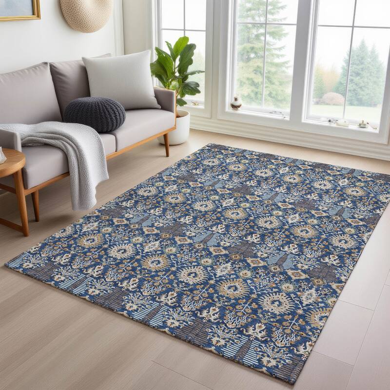 Machine Washable Indoor/ Outdoor Traditional Xander Chantille Rug