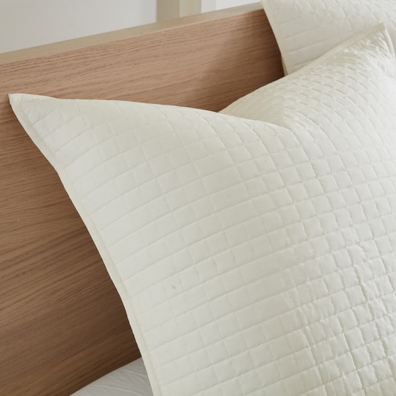 Intelligent Design Maize Cotton Jacquard Comforter Set with Euro Shams and Throw Pillows