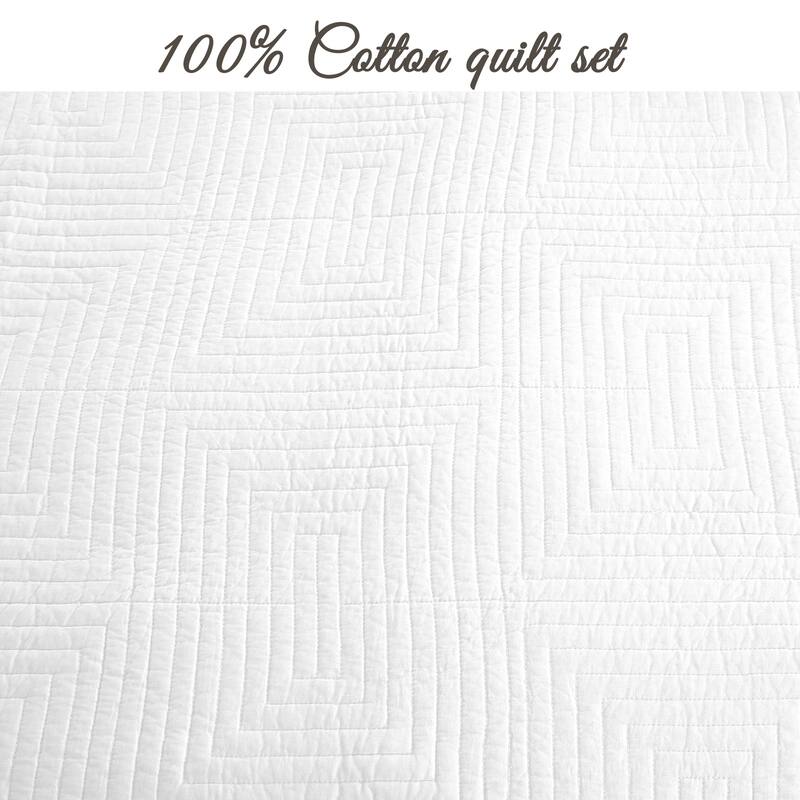 Carson Carrington Skaevinge (White or Gray) Cotton 3-piece Quilt Bedding Set