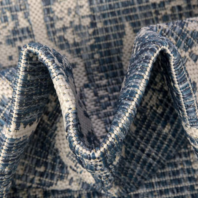 Outdoor Ogooplario Collection Area Rug