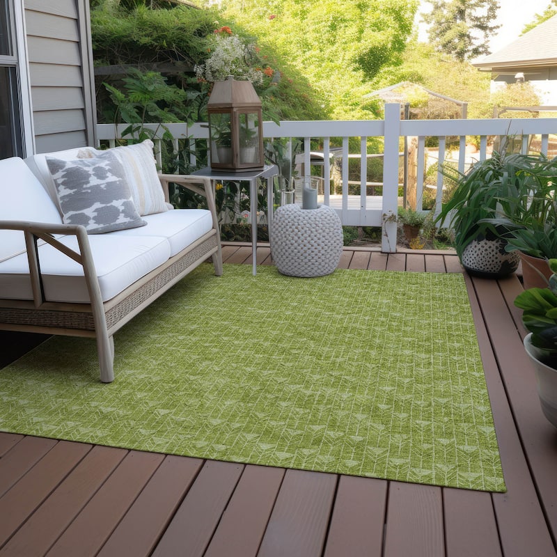 Machine Washable Indoor/ Outdoor Arrows Chantille Rug