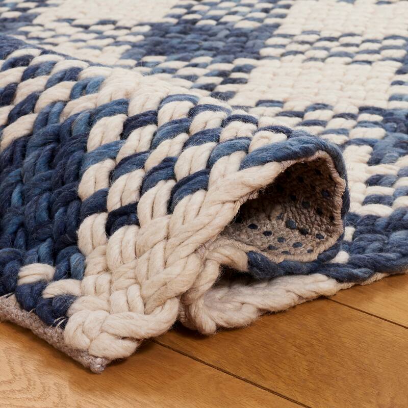 SAFAVIEH Handmade Natural Fiber Couture Heriona Wool Rug