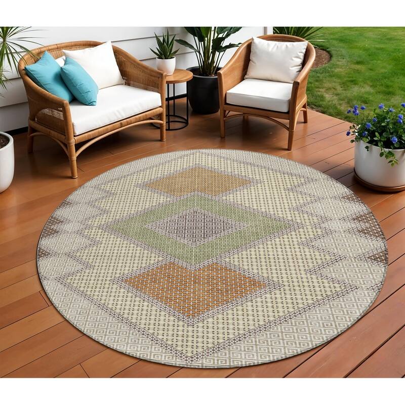 HomeRoots Geometric Transitional Rectangle Outdoor Rug - 8' Round
