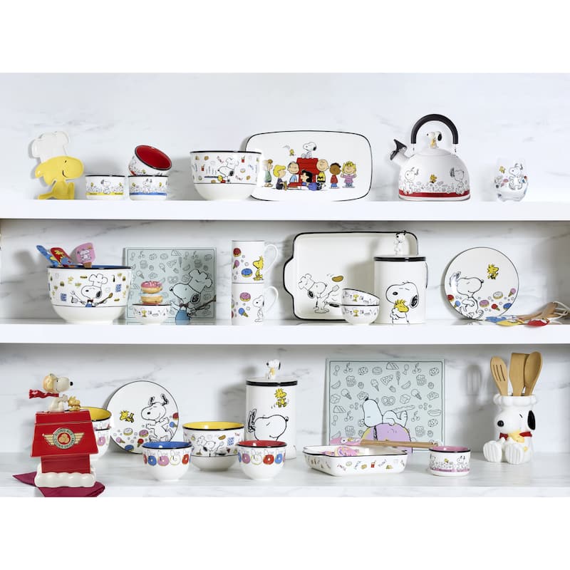 Lenox Chef Snoopy Tea Kettle - 84.5oz. 7.87" x 7.48" x 8.86"