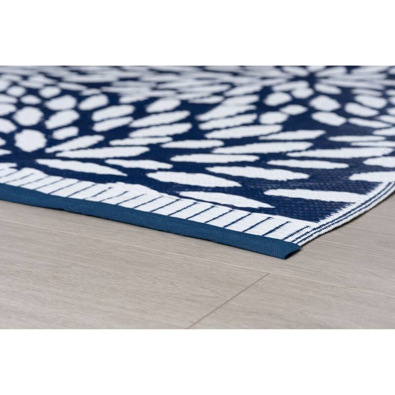 Sundown Beach Floral Indoor/Outdoor Area Rug