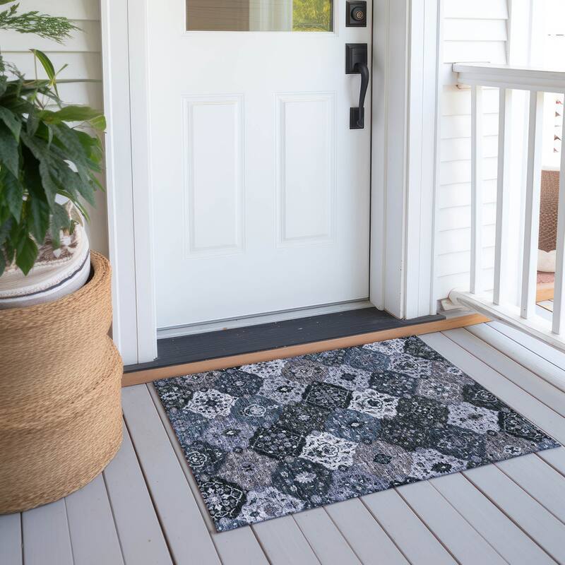 Machine Washable Indoor/ Outdoor Traditional Panel Chantille Rug - Denim - 1'8" x 2'6"