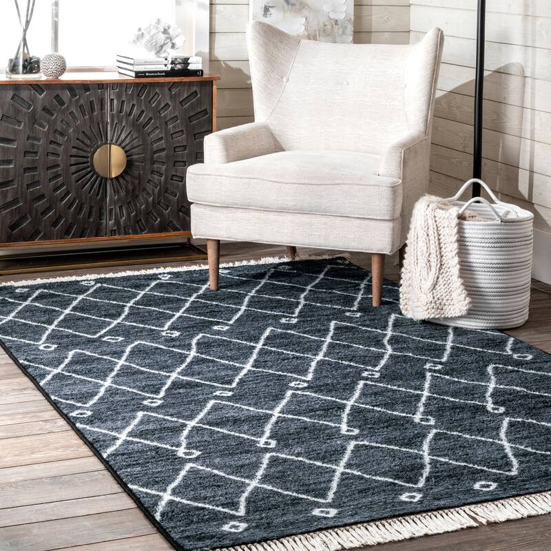 Nuloom Ivory Contemporary Cabin Diamond Moroccan Tassel Area Rug - 4'4" x 6' - Navy - Rectangle