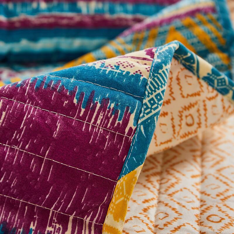 Greenland Home Fashions Southwest 100% Cotton Native Motif Reversible Quilt Set