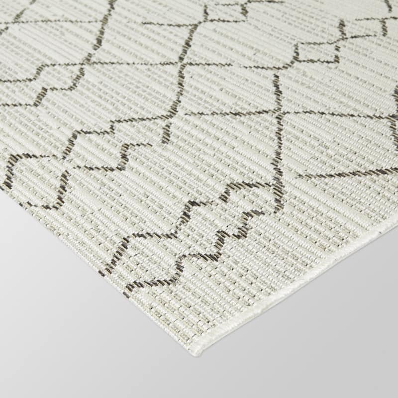 Marion Diamond Trellis Indoor/Outdoor Area Rug