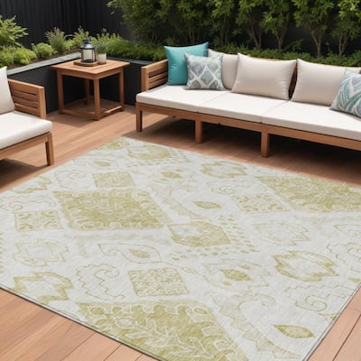 HomeRoots Moroccan Transitional Rectangle Outdoor Rug