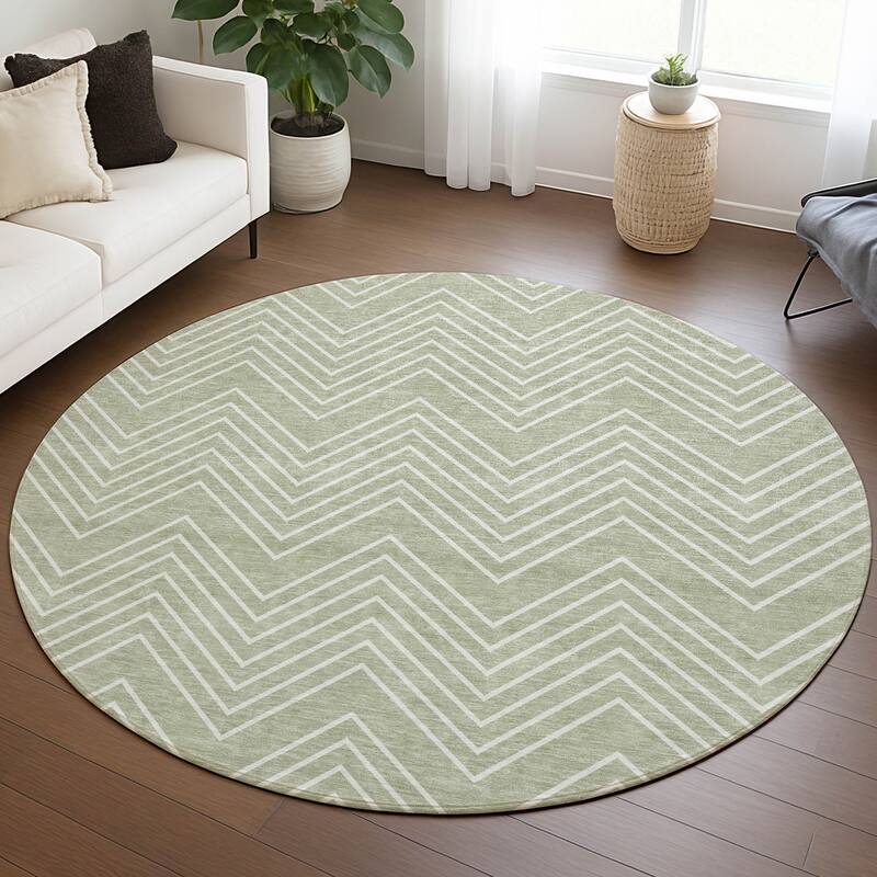 Machine Washable Indoor/ Outdoor Modern Chevron Chantille Rug