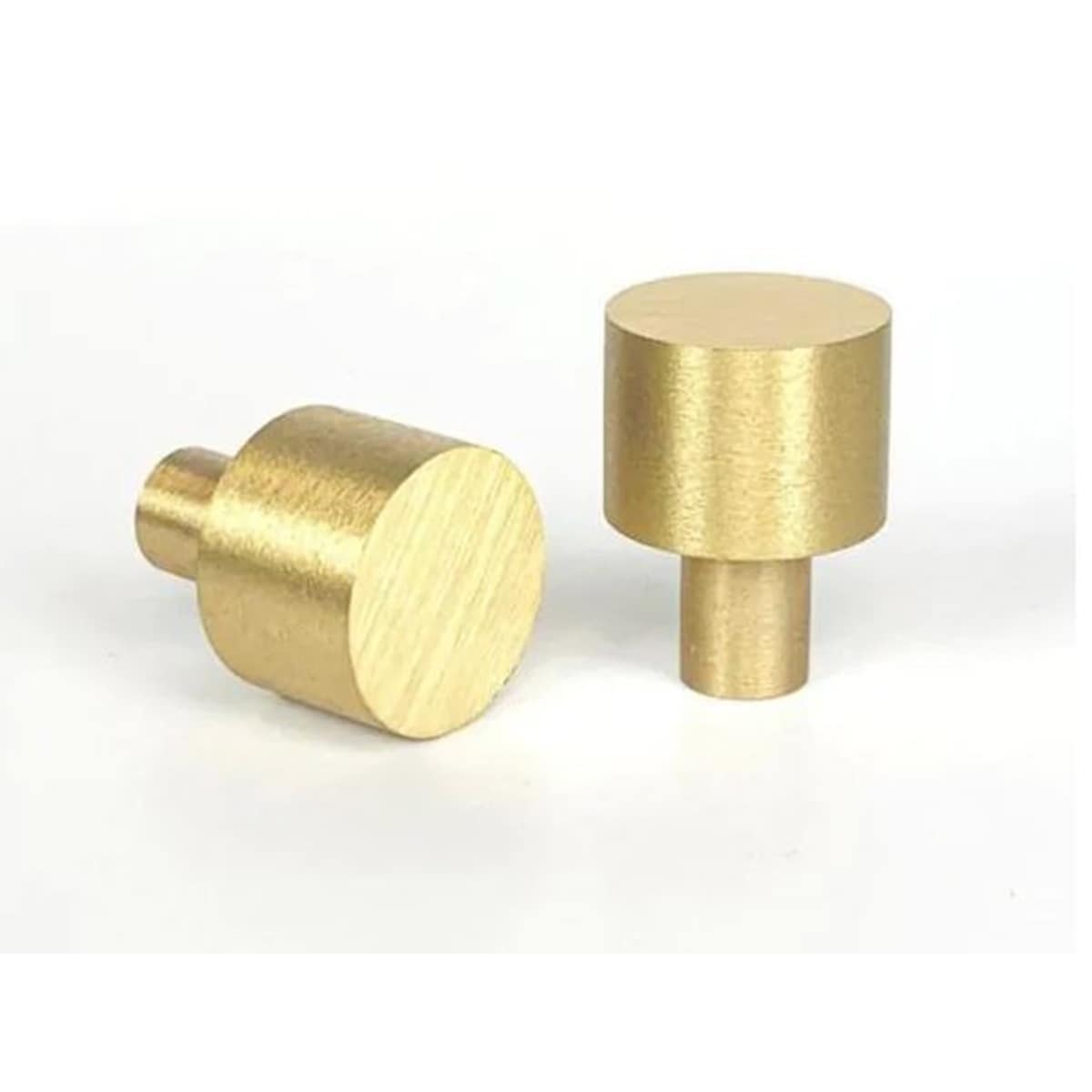 Brizza 13/16 in. (20 mm) Gold Solid Brushed Pull Round Cabinet Knob - Bed  Bath & Beyond - 35487662