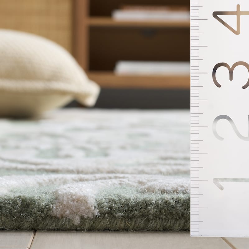 SAFAVIEH Handmade Glamour Aneke Floral Wool Rug