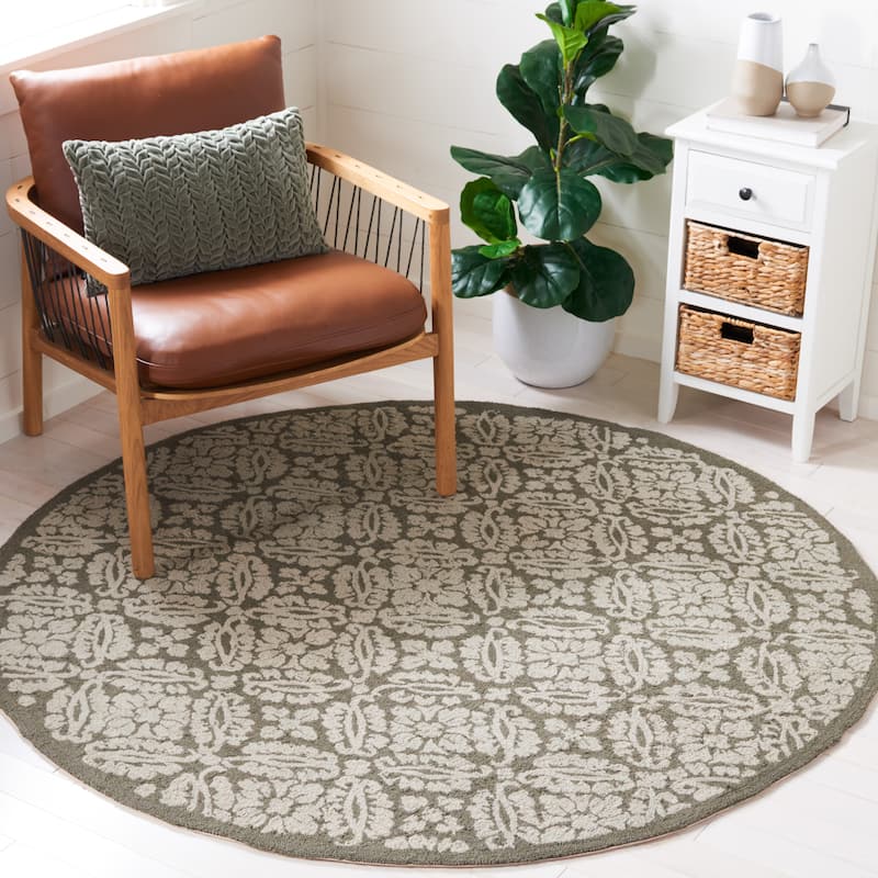 SAFAVIEH Handmade Chelsea Polixeni French Country Wool Rug - 5'6" Round - Sage