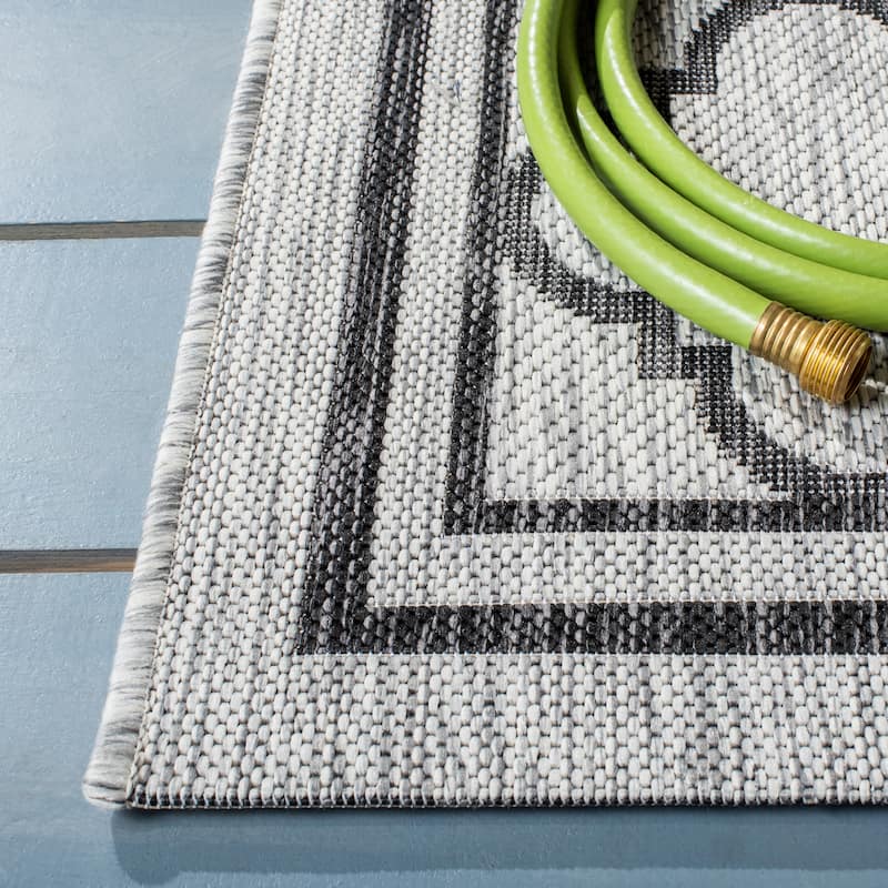 SAFAVIEH Courtyard Kamini Indoor/ Outdoor Waterproof Patio Backyard Rug