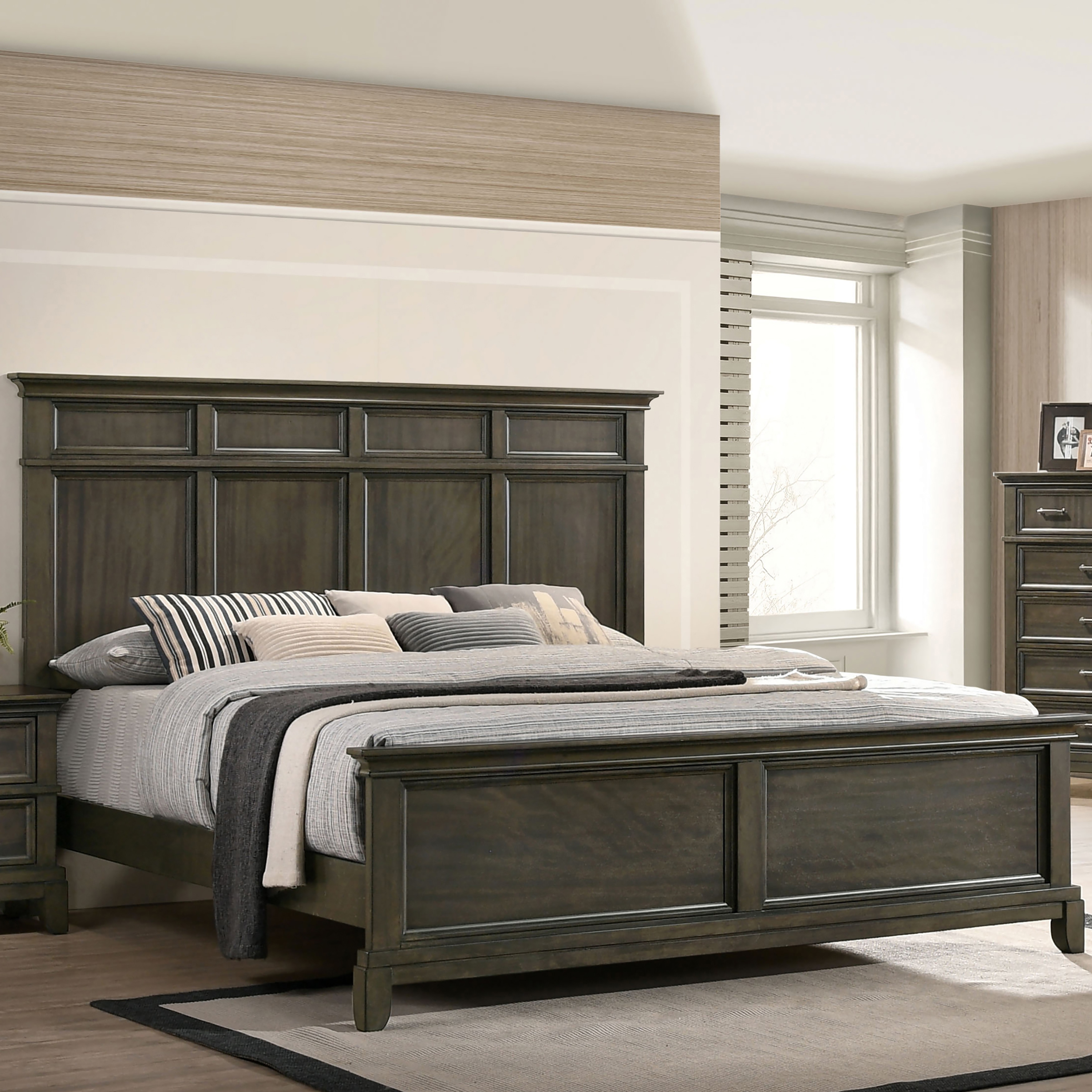 Furniture of America Evva Traditional Grey Bed
