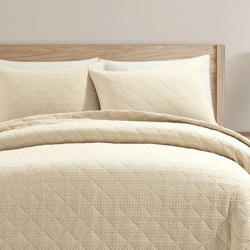 Lush Decor Haniya Solid Waffle Woven Cotton Textured Quilt 3 Pieces Set