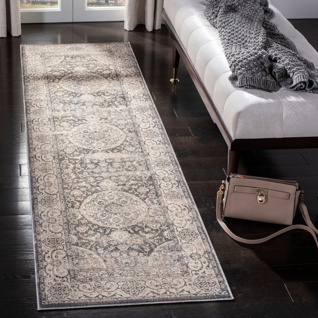 SAFAVIEH Vintage Boho Persian Reinoutje Oriental Polyester Rug with