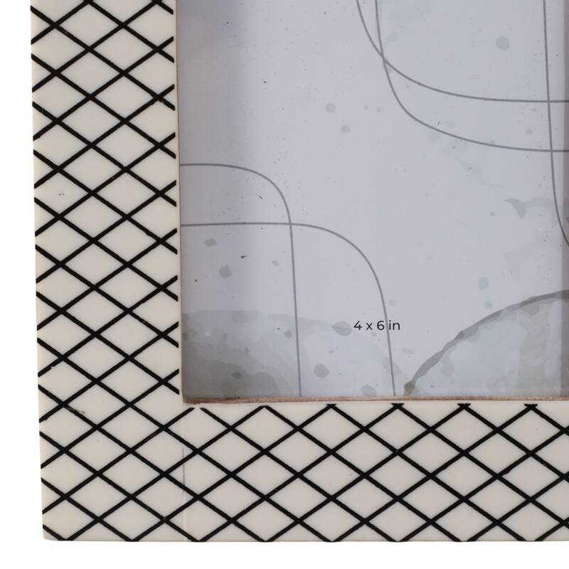 Resin Modern Picture Frame Geometric Design and Textured Detailing