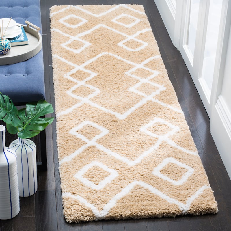 SAFAVIEH Handmade Toronto Shag Welmoet Polyester Rug - 2'3" x 8' Runner - Beige/Ivory - Runner