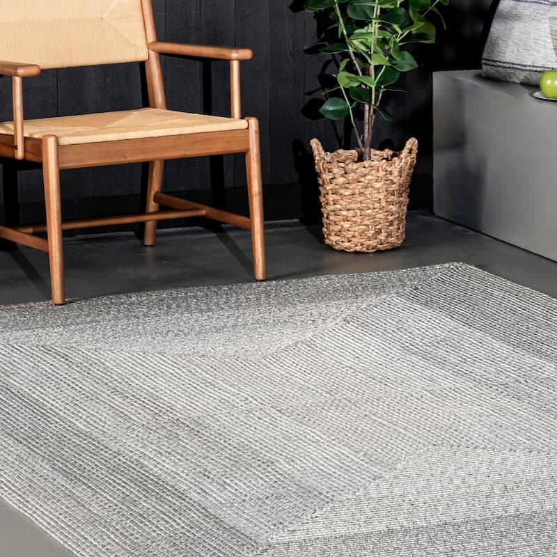 Nuloom Jayda Braided Ombre Indoor/Outdoor Area Rug