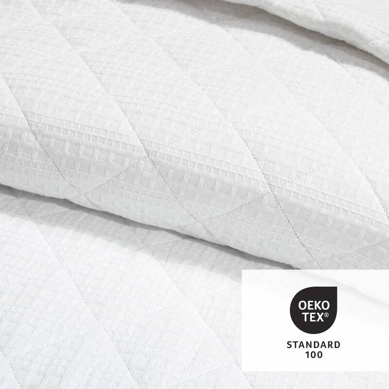 Lush Decor Haniya Solid Waffle Woven Cotton Textured Quilt 3 Pieces Set