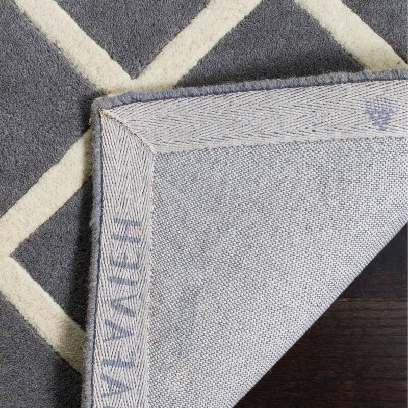 SAFAVIEH Handmade Chatham Retha Modern Moroccan Wool Rug
